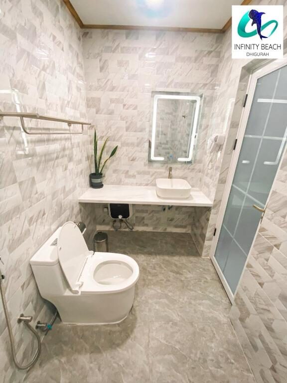 Deluxe King Room at Infinity Beach Dhigurah, photo 4